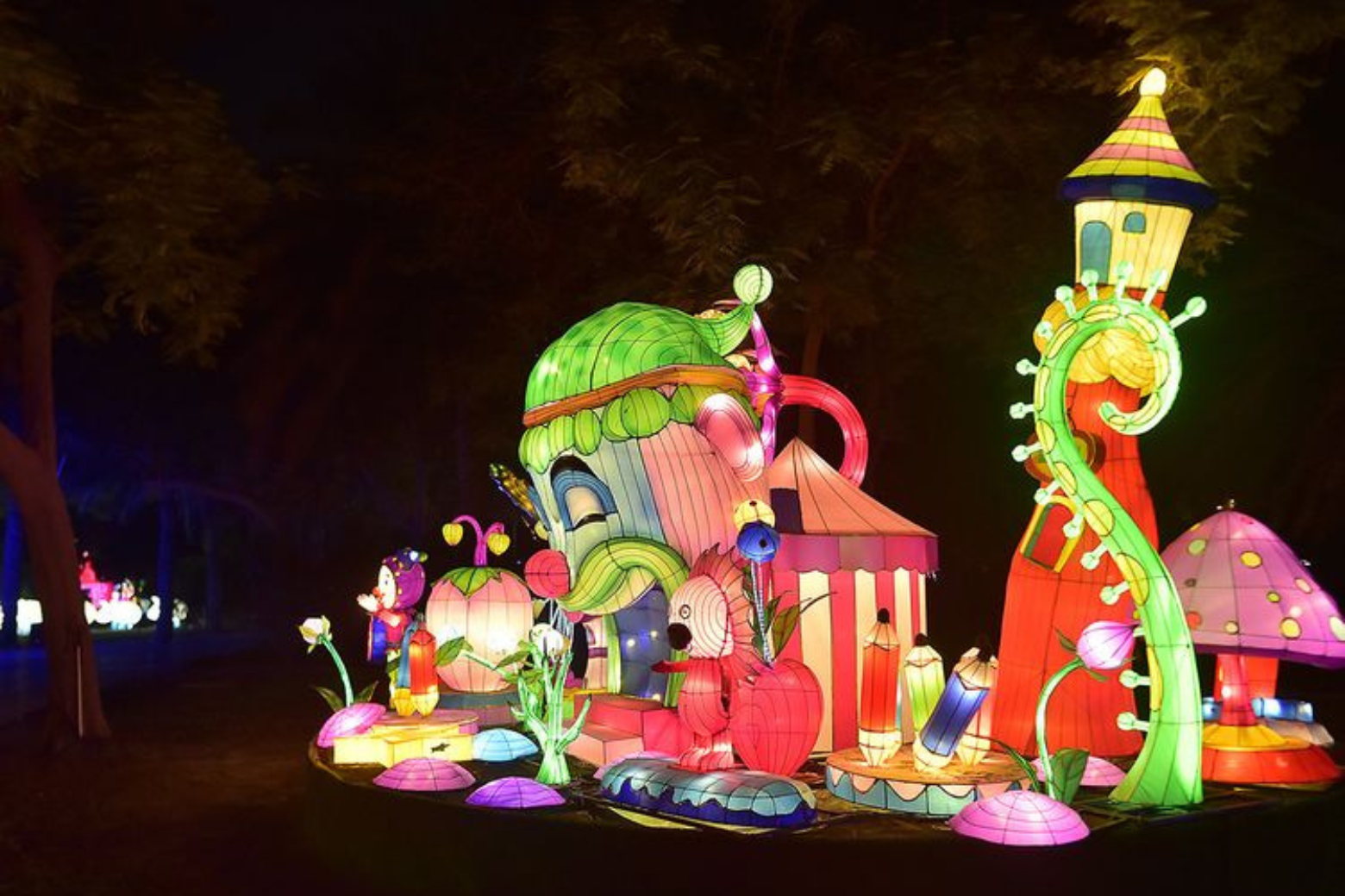 Dubai Glow Garden